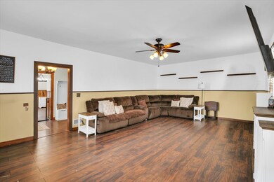 110 E Barker St, Tuscola, IL 61953 - photo 7