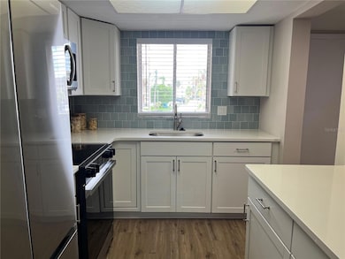 3600 Lake Bayshore Dr unit 221, Bradenton, FL 34205 - photo 3