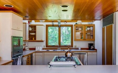 20 Leona Ln, Vineyard Haven, MA 02568 - photo 5