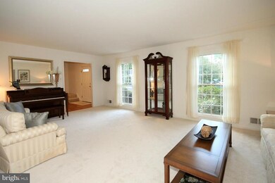 9201 Alyssum Way, Annandale, VA 22003 - photo 3