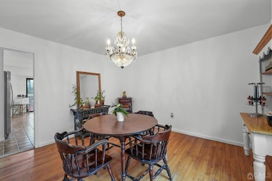 21 Woodlake Dr, Piscataway, NJ 08854 - photo 5