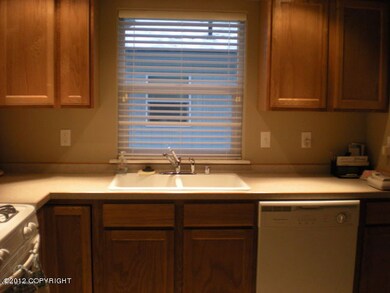 Danna Avenue kitchen