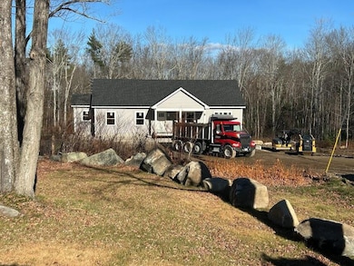 8 Hummingbird Ln, Sanford, ME 04073 - photo 2