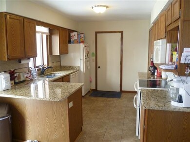 375 Pagelow Rd, Brooklyn, WI 53521 - photo 6