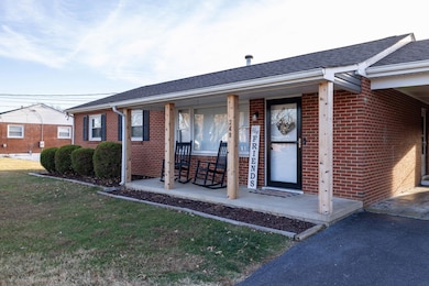 248 Skyview Cir, Verona, VA 24482 - photo 2