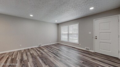 5614 Idlewood Ln, Louisville, KY 40291 - photo 4