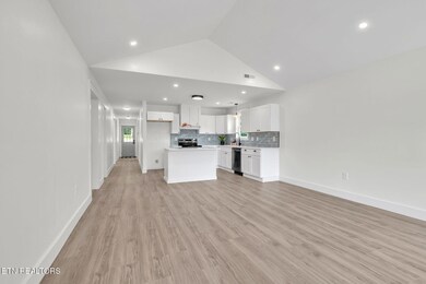 5-web-or-mls-814 Hendrickson-9771