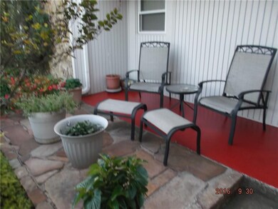 1016 NE 20th St, Moore, OK 73160 - photo 3