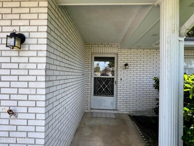 Covered Entrance Area
