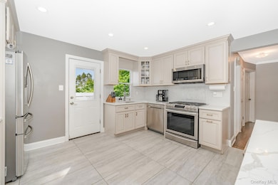 16 Downs Rd, Hempstead, NY 11550 - photo 7