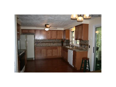 BRAND NEW Kitchen boasts gorgeous cabinetry, custo