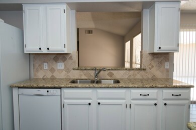 1312 Oak Hollow Dr, Friendswood, TX 77546 - photo 7