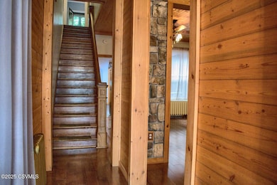 609 E Commerce St, Shamokin, PA 17872 - photo 3