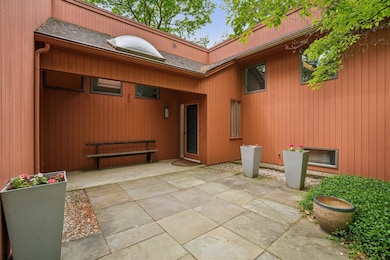 2-web-or-mls-Penberton Ct-2805-002