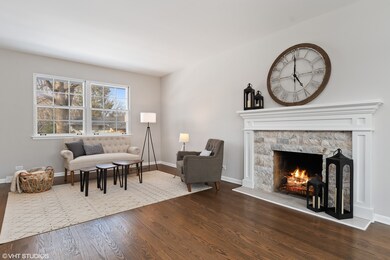 12 Butternut Dr, Naperville, IL 60540 - photo 2