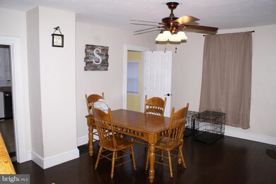 373 W Queen St, Chambersburg, PA 17201 - photo 4