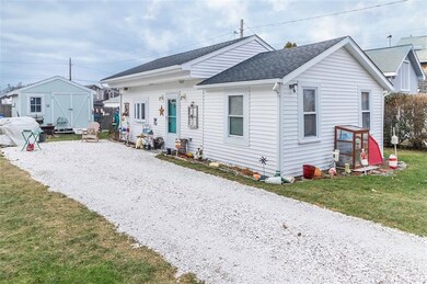 136 Islington Ave, Portsmouth, RI 02871 - photo 2