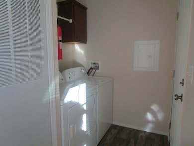 23657 Hickory Dr unit 214, Brownstown Township, MI 48174 - photo 4