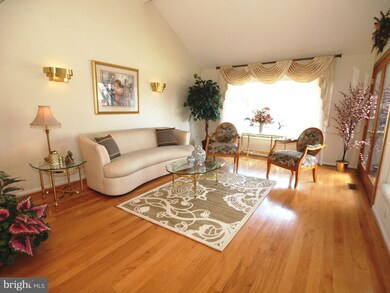 5360 Black Oak Dr, Fairfax, VA 22032 - photo 4