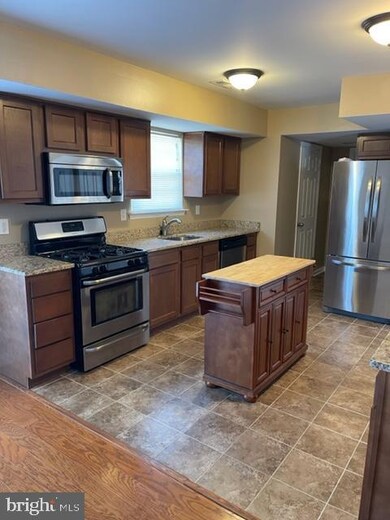 76 Amherst Dr, Burlington, NJ 08016 - photo 3