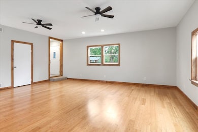 601 N 3rd Ave, Chenoa, IL 61726 - photo 5