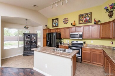 Kitchen w/ Breakfast Nook