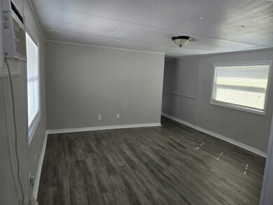 4943 E Hillsborough Ave unit 61, Tampa, FL 33610 - photo 3