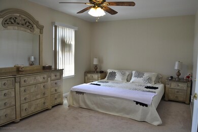 60 Harbor Cir, Freehold, NJ 07728 - photo 5