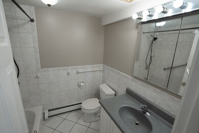 6 Hallmark Gardens unit 4, Burlington, MA 01803 - photo 3
