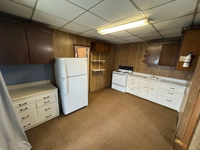 211 E 7th St unit 3, Concordia, KS 66901 - photo 5