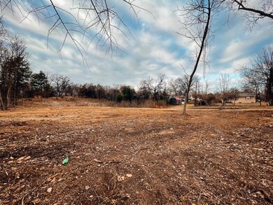 1119 S Chandler Ave, Denison, TX 75020 - photo 2