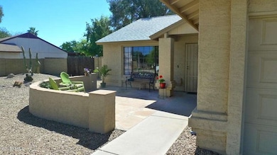 Front patio1.JPG