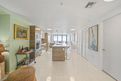 Icon Bay unit 3904, Miami, FL 33137 - photo 3