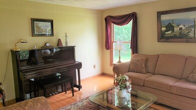 27 Westview Dr, Mansfield, MA 02048 - photo 3