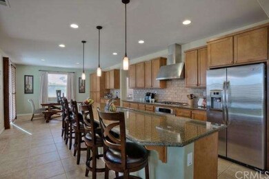 Family size Kitchen, refrigerator included!
