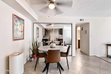 Lincoln Gardens unit 1116, Scottsdale, AZ 85250 - photo 3