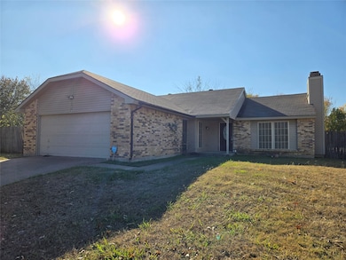5216 Kemp Dr, Arlington, TX 76018 - photo 2