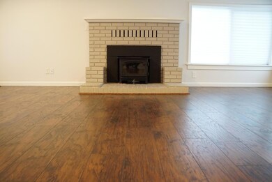 2882-Livingroom Fireplace