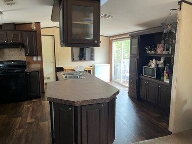 1017 Woodcrest Dr, Azle, TX 76020 - photo 6