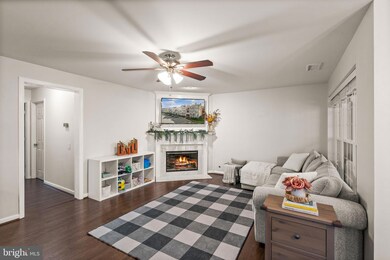 9284 Cardinal Forest Ln unit 101, Lorton, VA 22079 - photo 6