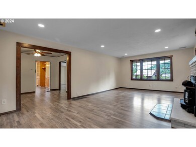 14643 S Graves Rd, Mulino, OR 97042 - photo 3