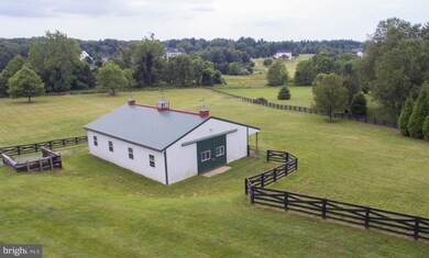 8908 Brink Rd, Gaithersburg, MD 20882 - photo 3