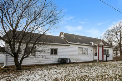 2702 Fairview St, Anderson, IN 46016 - photo 2