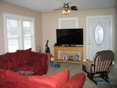 827 W Main St, Woodville, OH 43469 - photo 4