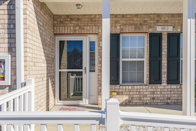 4912 DW Front Porch View