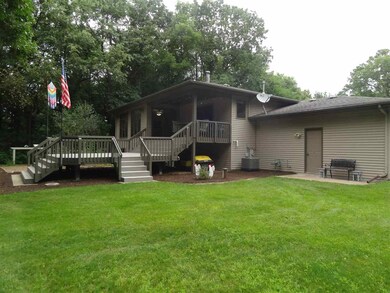5404 S Shady Ln, Janesville, WI 53546 - photo 2