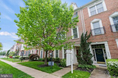 42487 Regal Wood Dr, Ashburn, VA 20148 - photo 4