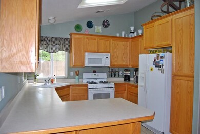 1910 Heller Ln, Redding, CA 96001 - photo 6