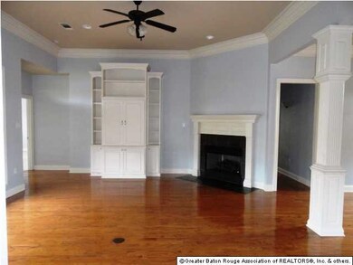 Beautiful crown moulding!