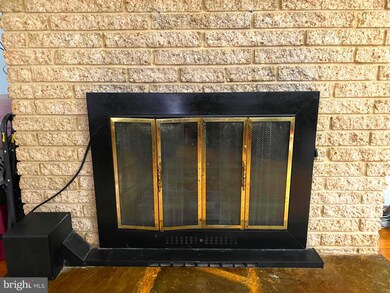 750 Locust St, Mount Wolf, PA 17347 - photo 5